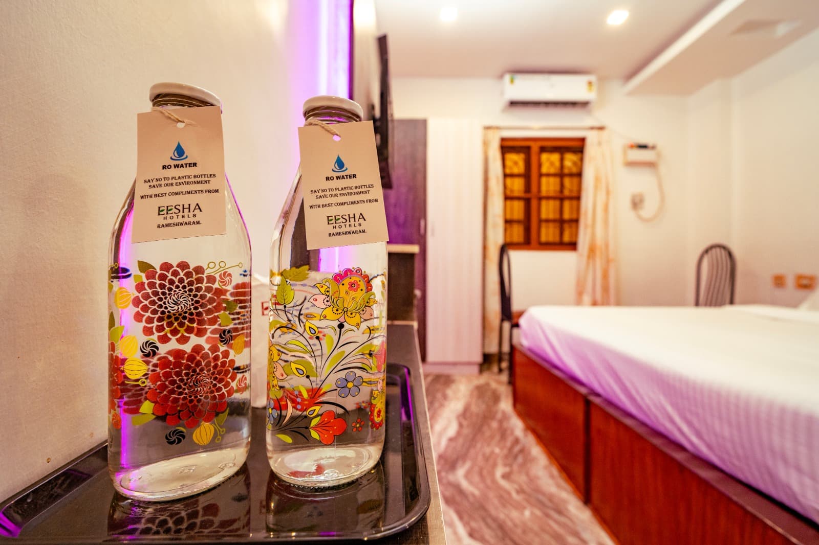 Double Room with King Bed, room detail