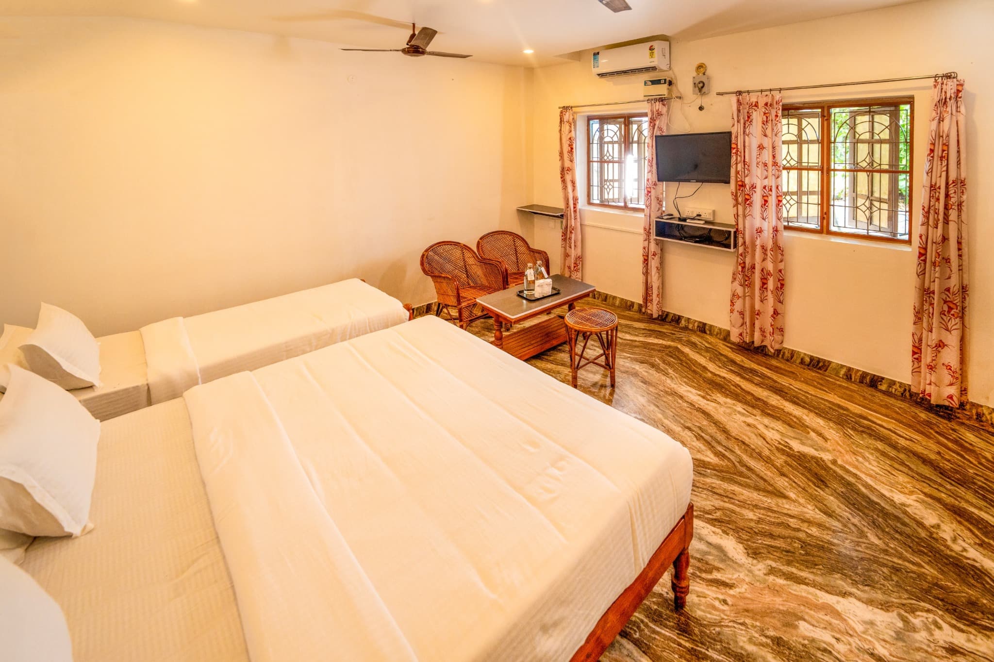 Triple Room with King and Single Bed, wide room view