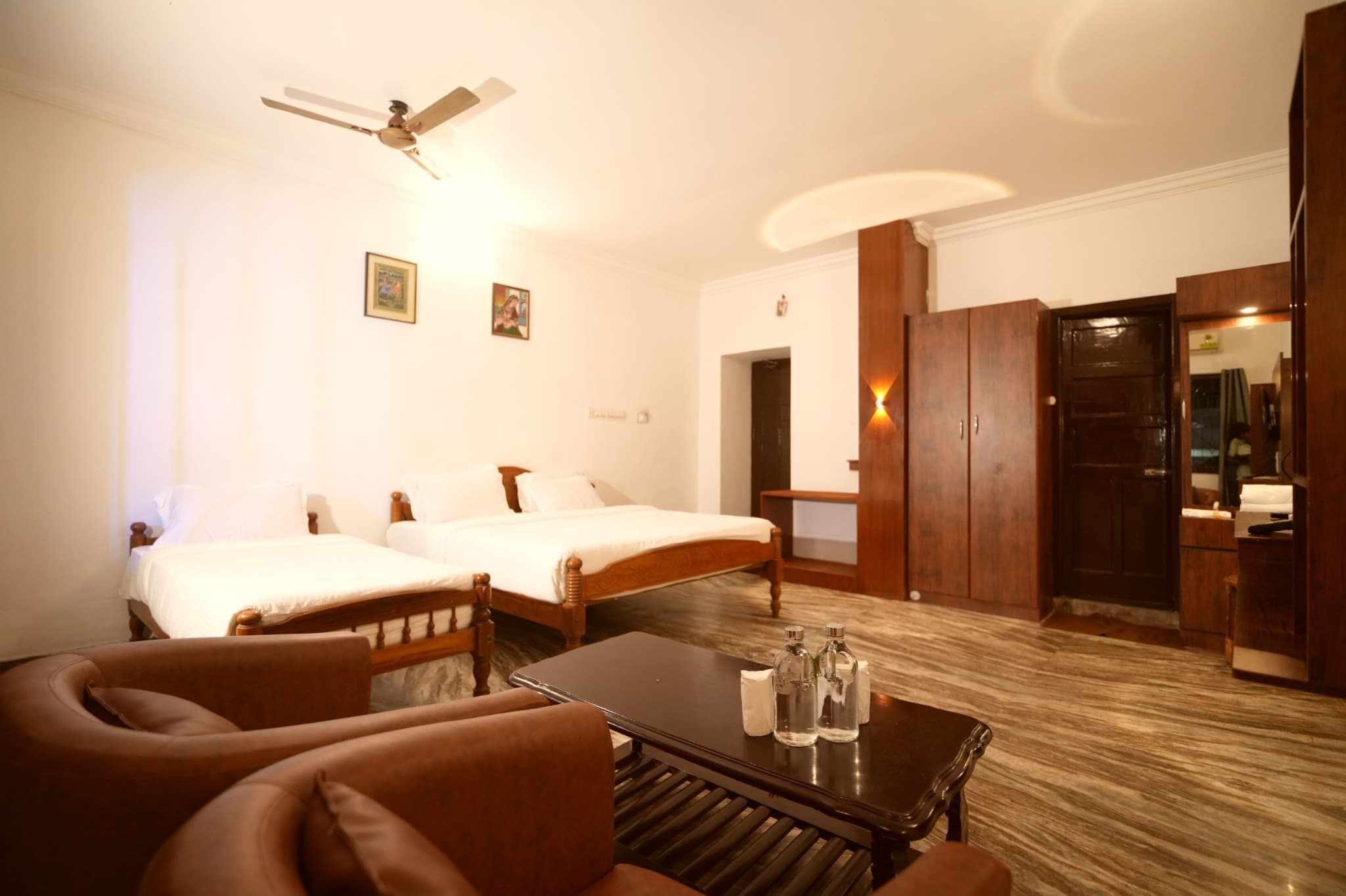 Triple Room with King and Single Bed, beds and wardrobe