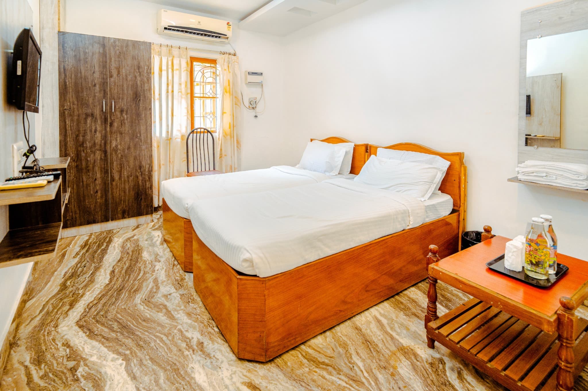 Twin Double Room, beds and wardrobe